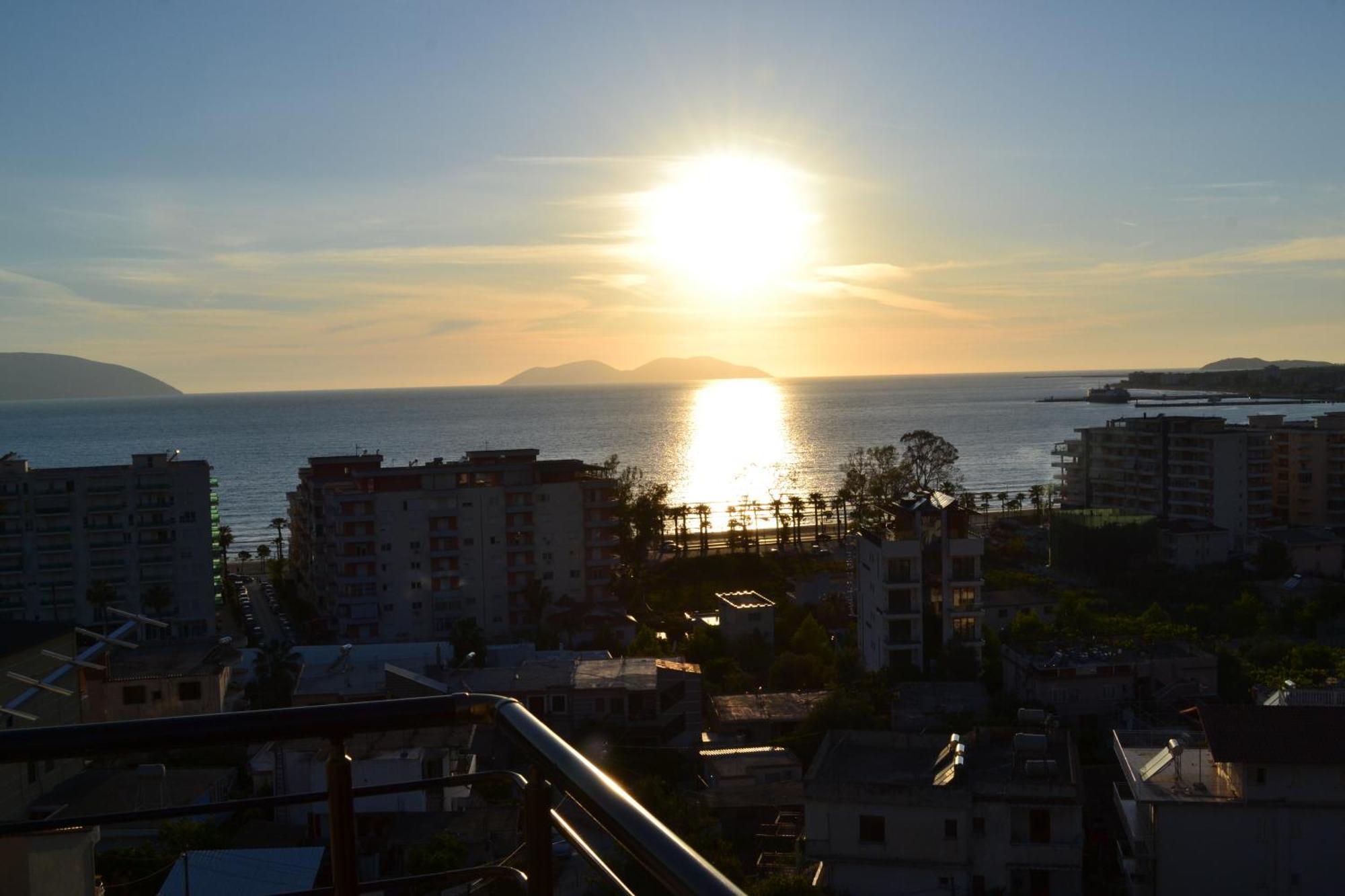Seaview Penthouse Terrace & Garage Appartement Vlorë Buitenkant foto